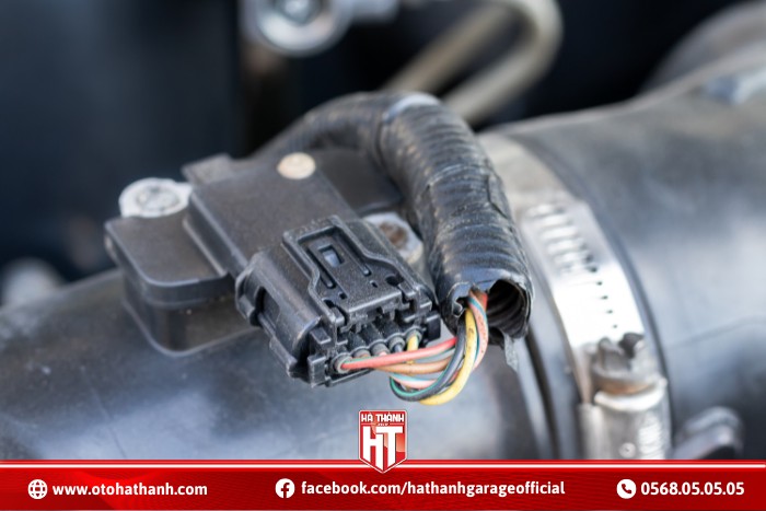 hỏng cảm biến lưu lượng khí nạp dẫn đến hiện tượng ô tô bị giật khi tăng ga