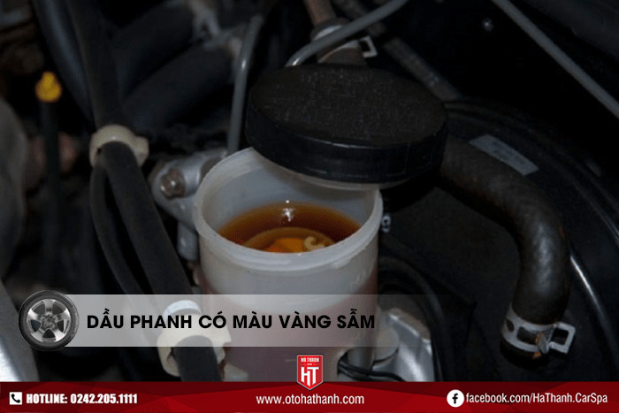Dầu phanh ô tô có màu vàng sẫm cần thay dầu phanh ô tô
