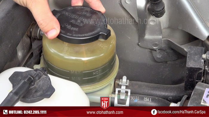 Thay dầu trợ lực lái