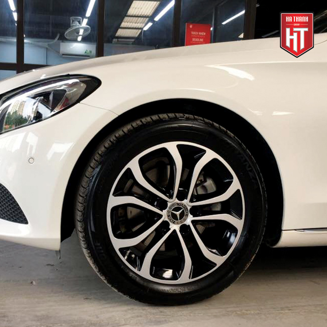 Kỹ thuật xóa vết xước hoàn hảo với sơn lazang phay tại Hà Thành Garage